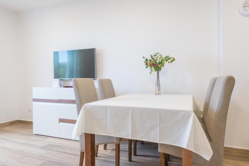 Apartment Luce Royal Ragusa Esterno foto